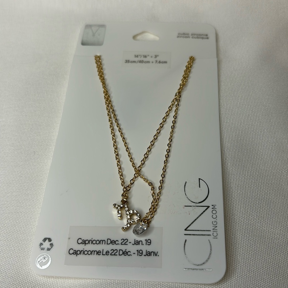 Icing Capricorn Necklace Gold